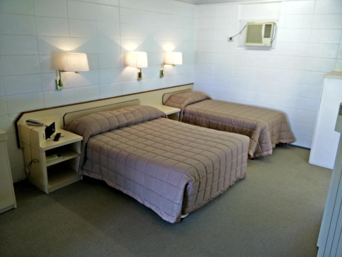 Cairns Motor Inn Екстериор снимка