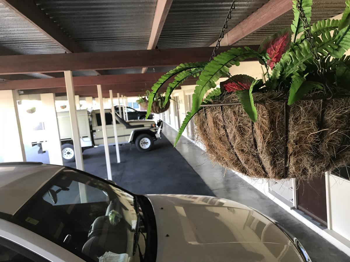Cairns Motor Inn Екстериор снимка